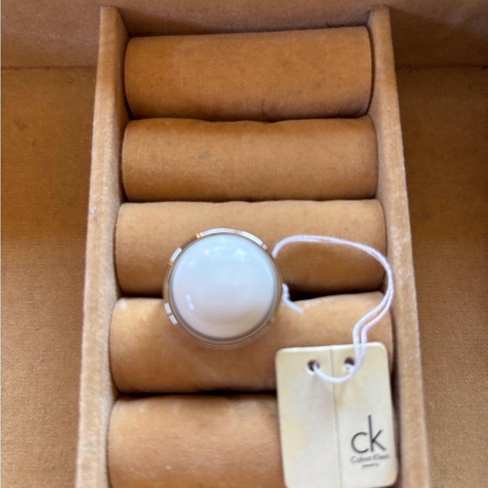 NWT Calvin Klein Women’s Ring Size 8 1/2